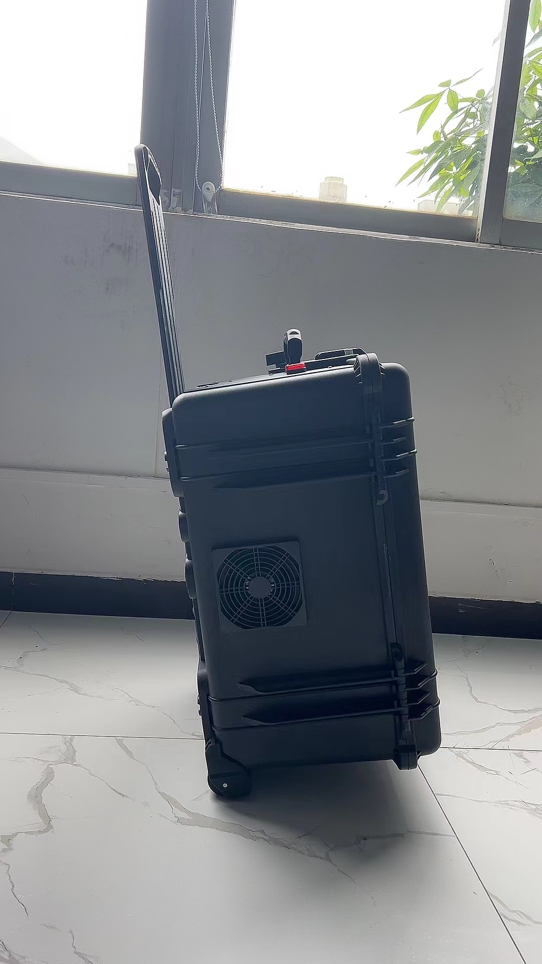 八公山手拉箱型移动通信干扰器